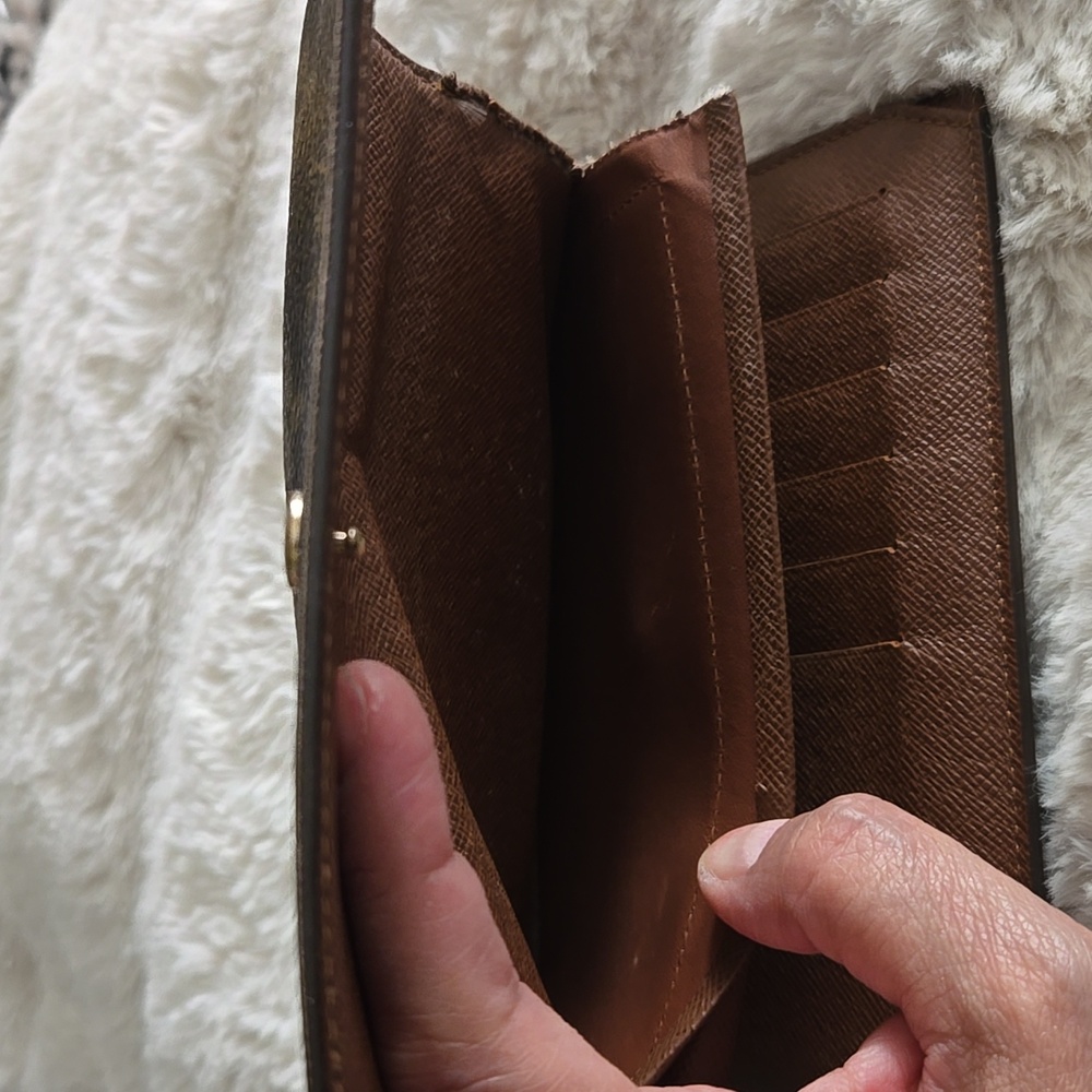 Vintage Louis Vuitton Monogram Wallet / Agenda / Passport Holder - Picture 7 of 15